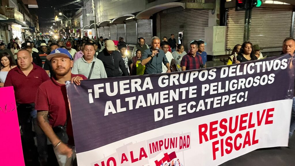 Alcalde de Ecatepec encabeza marcha en Toluca para denunciar protección a grupos delincuenciales por parte de autoridades estatales