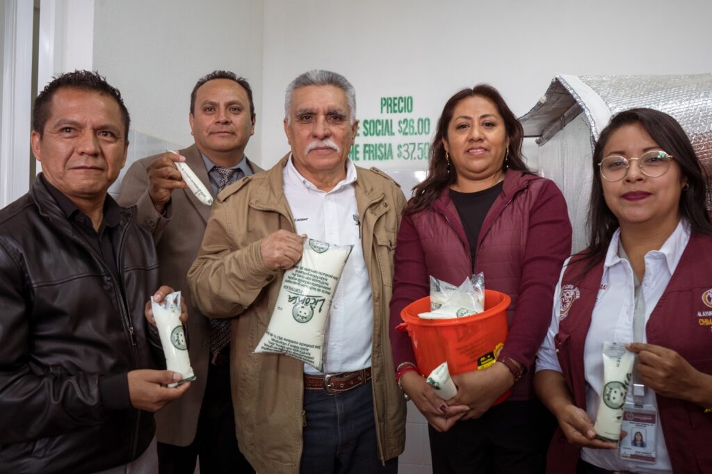 Presidenta de Chimalhuacán y autoridades de Liconsa inauguran lechería en Corte San Pablo