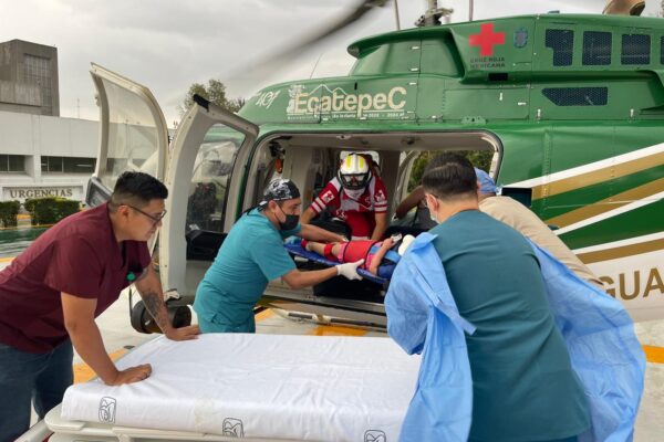Helicóptero Jaguar de Ecatepec traslada niña de 2 años; su brazo quedó prensado en la cadena de una motocicleta