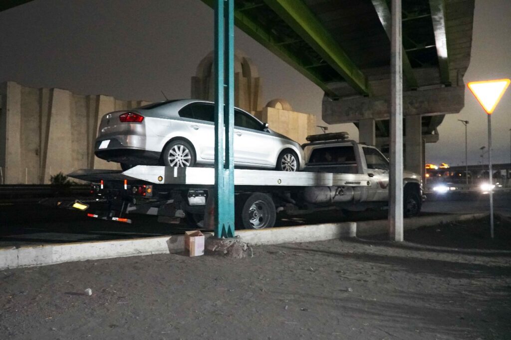 Policías de Ecatepec capturan a pareja de asaltantes y recupera auto robado