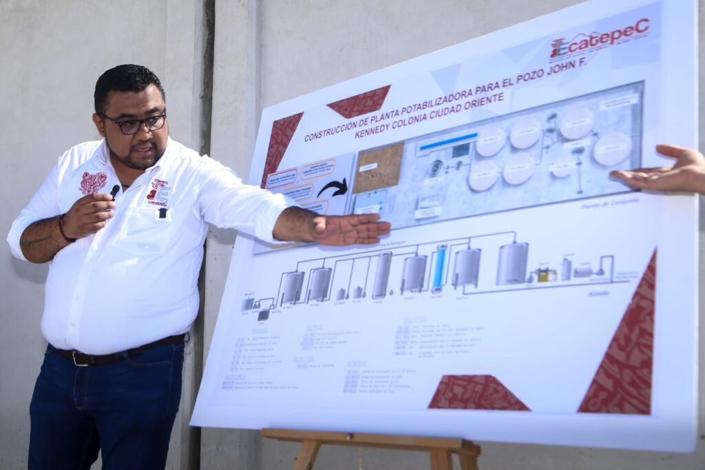 Ernesto Santillán supervisa pozo y planta potabilizadora de agua en la quinta zona de Ecatepec