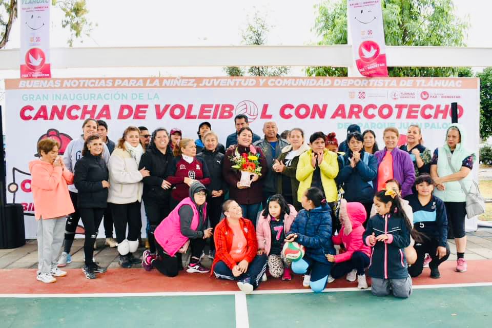Tláhuac inaugura canchas integradas de voleibol con arcotecho y gradas