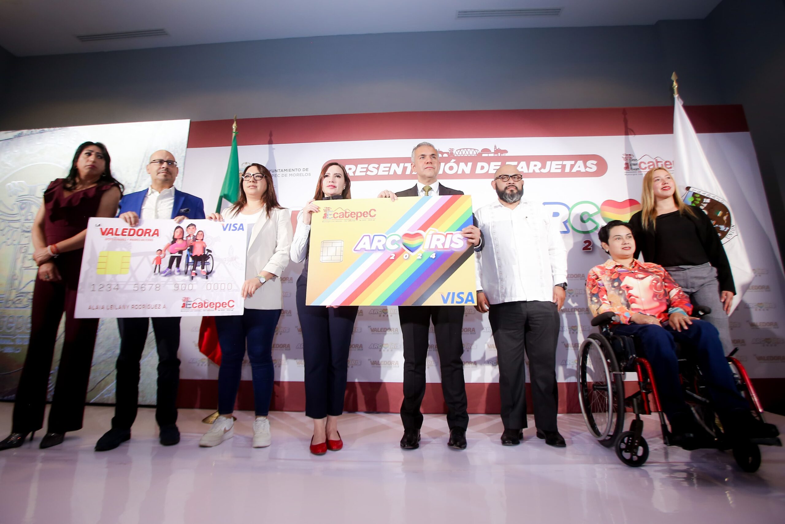 Ecatepec lanza tarjetas La Valedora y Arcoíris para dar apoyo de 10 mil pesos a padres solteros y personas LGBTTTIQ+