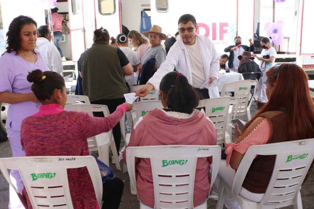 Gobierno de Chimalhuacán lleva servicios de salud a mujeres de Ejido Santa María en la semana de la mujer