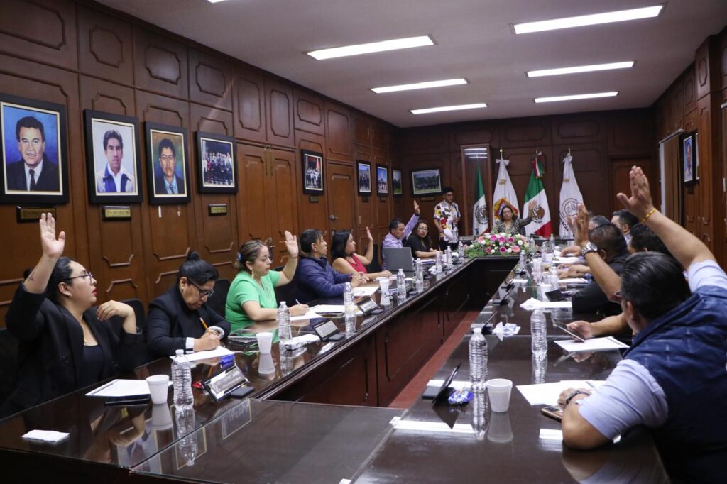 El H. Ayuntamiento de Chimalhuacán, en sesión de Cabildo, aprobó por unanimidad la solicitud de licencia de la Presidenta Municipal, Xóchitl Flores Jiménez, para separarse temporalmente del cargo