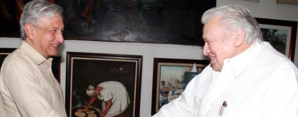 El presidente Andrés Manuel López Obrador expresó sus condolencias por el fallecimiento del periodista Mario Renato Menéndez Rodríguez, fundador del diario Por Esto! y de la revista Por Qué?