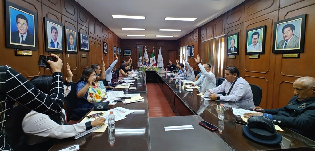 El H. Ayuntamiento de Chimalhuacán, a través del Consejo Municipal del Desarrollo Urbano y Metropolitano, aprobó en su primera sesión ordinaria reforzar las acciones de alumbrado público