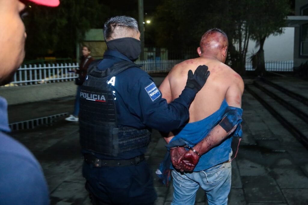 Policías de Ecatepec detienen a presunto doble homicida