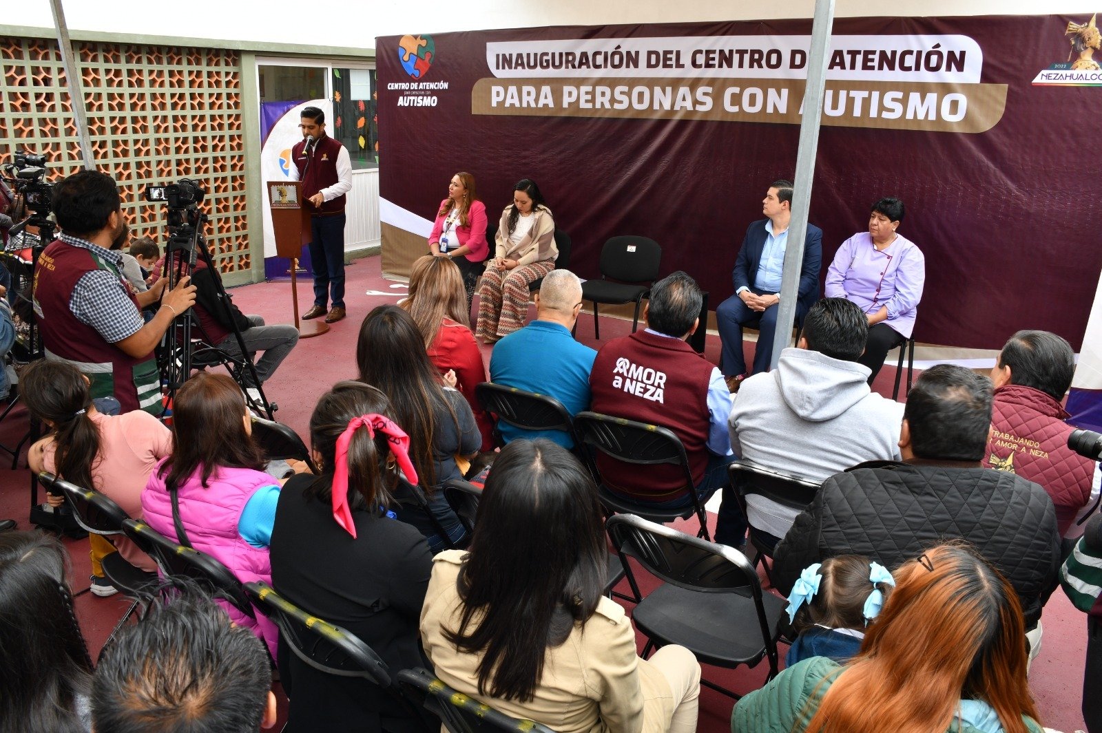 Inaugura alcalde de Nezahualcóyotl, Adolfo Cerqueda, el Centro de ...