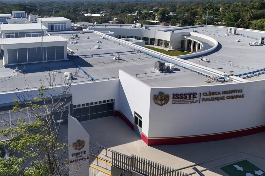 Estrena nueva Clínica Hospital de Palenque, Chiapas, delISSSTE, sala de parto con nacimiento de un bebé