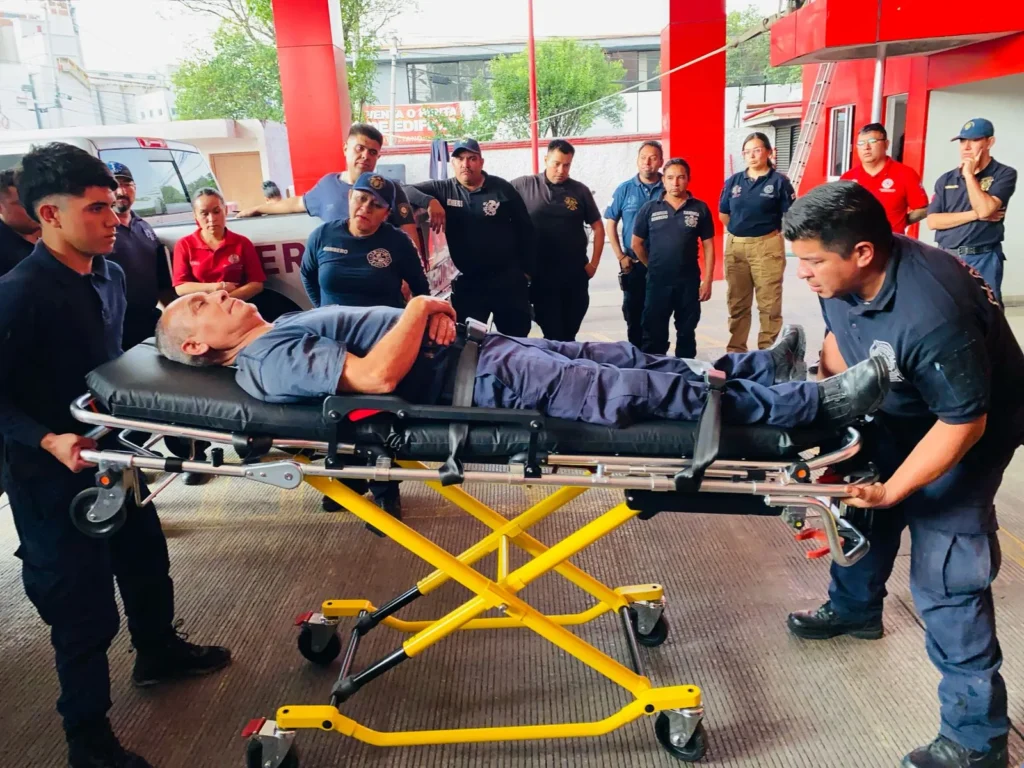 Continúa programa de entrenamiento permanente en el cuerpo de bomberos de Tlalnepantla