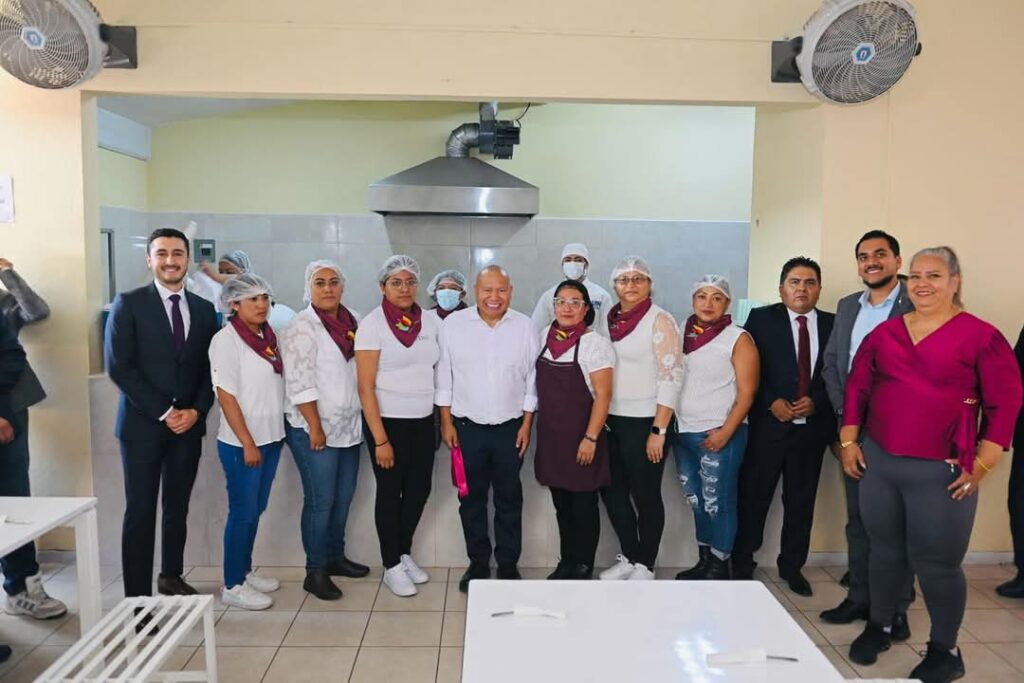 Benefician a más de 210 alumnos de la primaria Francisco Villa en Tlalnepantla con apertura de Cocina del Bienestar