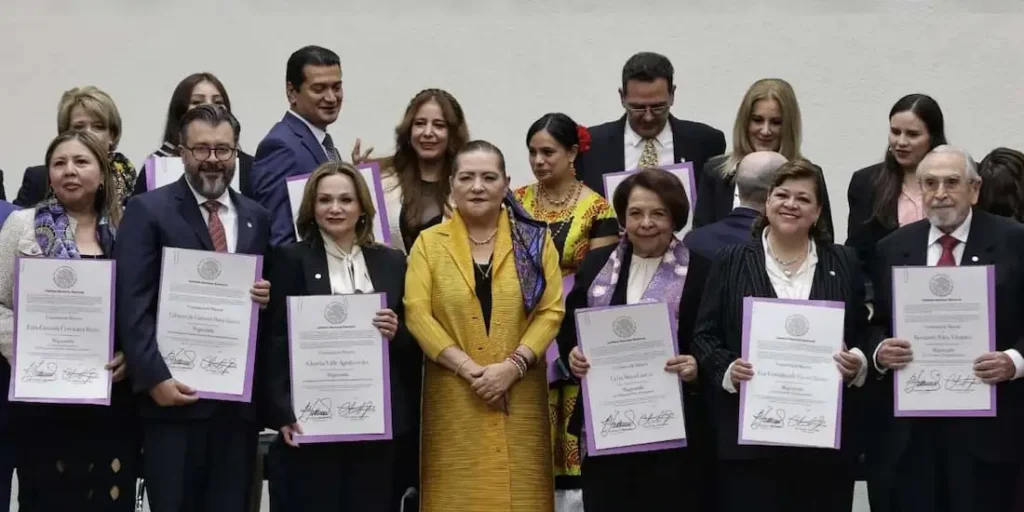 Entrega INE constancias de mayoría a magistraturas electorales y del Tribunal de Disciplina Judicial