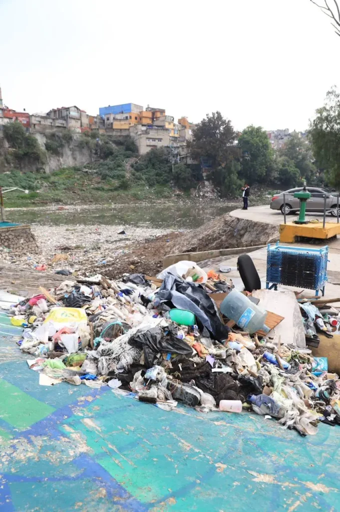 Alcaldía Álvaro Obregón ha retirado más de 750 metros cúbicos de basura en presas