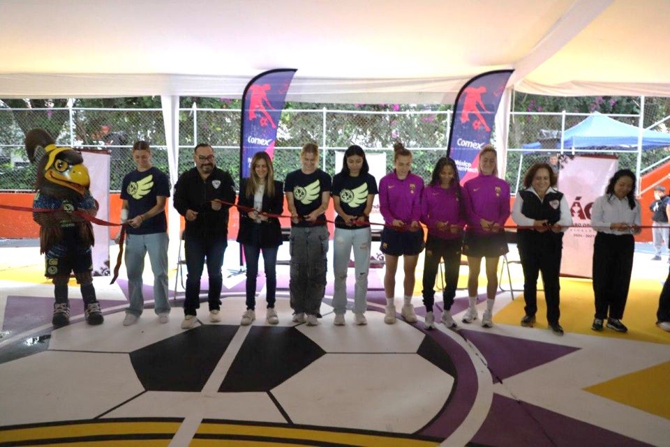 Alcaldía Álvaro Obregón, Comex, BWPM, Club América y FC Barcelona inauguran cancha rehabilitada