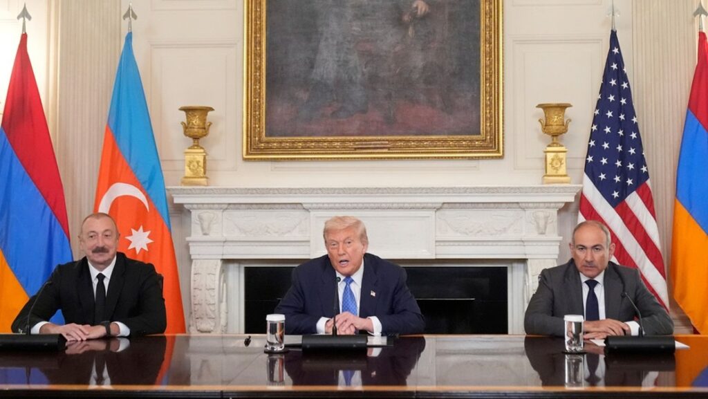 Armenia y Azerbaiyán firman acuerdo de paz en la Casa Blanca
