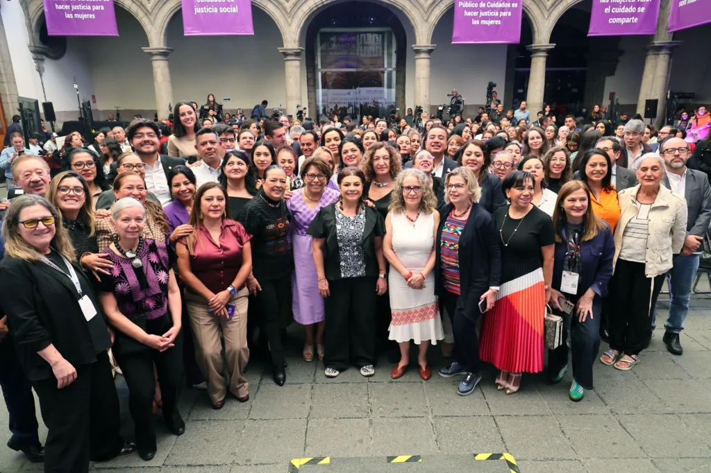 Clara Brugada presenta Ley del Sistema Público de Cuidados