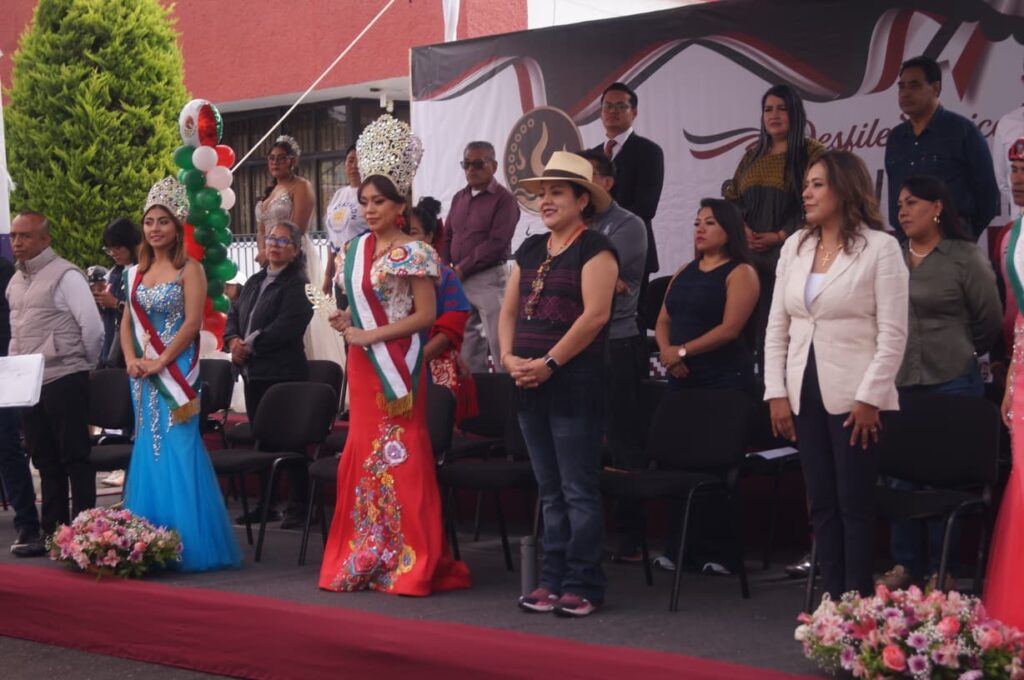 Conmemoran  215 Aniversario de la Independencia con Desfile Cívico