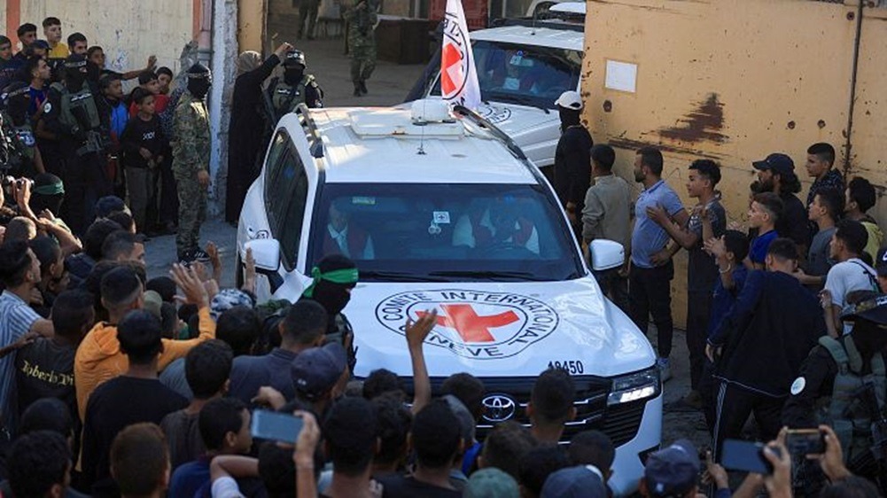 Avanza primera etapa de “plan de paz” en Gaza: Hamás libera rehenes e Israel entrega prisioneros palestinos