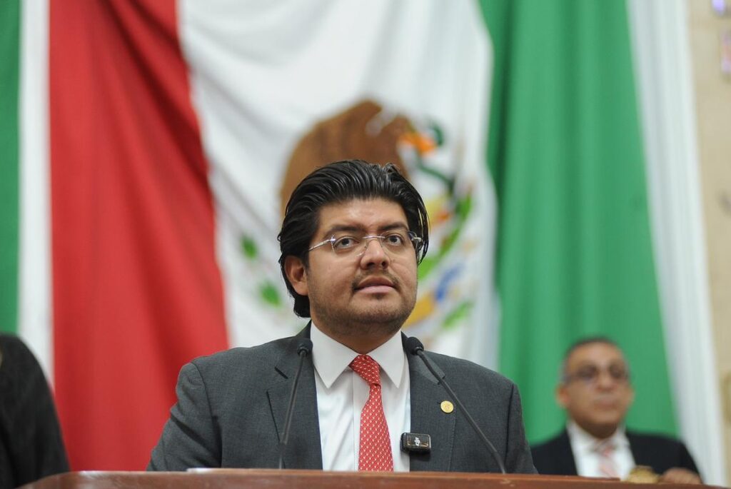 El diputado Víctor Hugo Lobo Rodríguez presenta iniciativa para tipificar el acoso virtual en entornos inmersivos