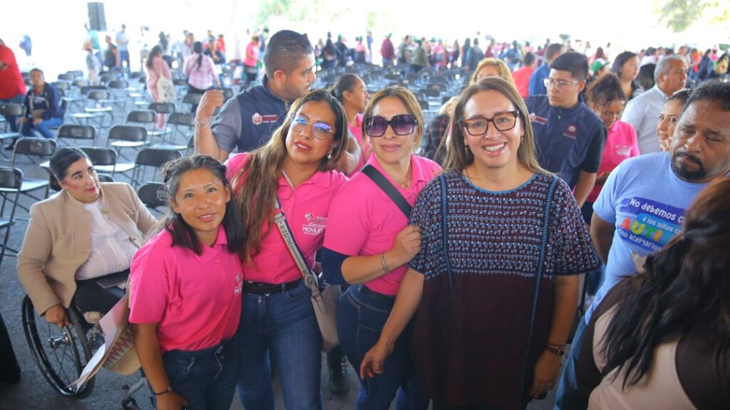 ¡Mujer al volante, seguridad constante! En Ecatepec se capacitan 600 mujeres como conductoras de transporte público