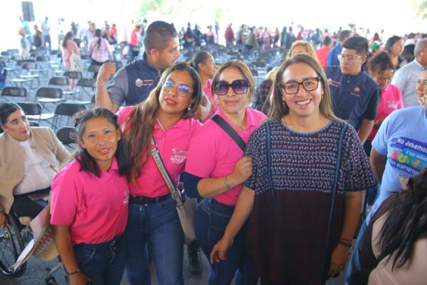 ¡Mujer al volante, seguridad constante! En Ecatepec se capacitan 600 mujeres como conductoras de transporte público