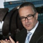 Analizan “as bajo la manga” de Salinas Pliego para evadir su deuda al SAT y aspirar a la Presidencia