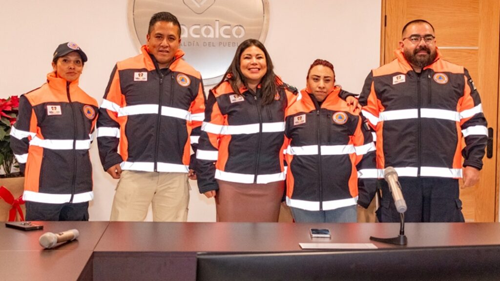Lourdes Paz dota de nuevo equipamiento a protección civil con casi 100 uniformes