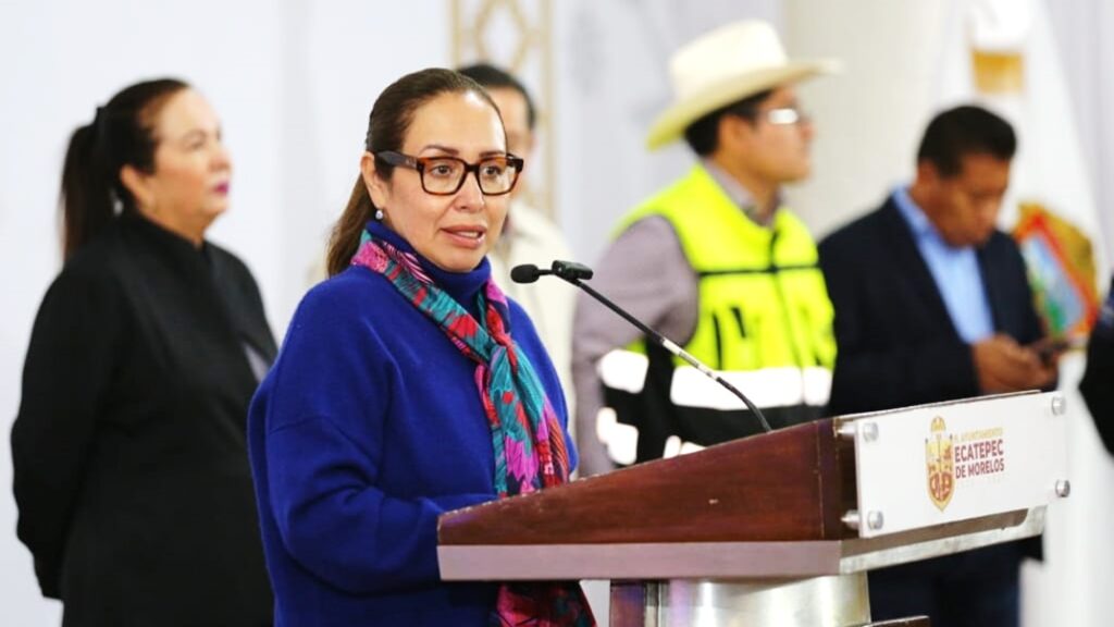 Con la adquisición de casi 200 maquinarias, el Gobierno Municipal de Ecatepec realizará en 2026 el doble de obras y acciones en comparación con el año pasado, por lo que construirán 2 mil, anunció la presidenta municipal Azucena Cisneros Coss en la primera conferencia de prensa del año.