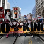 Millones de estadunidenses marchan en contra de las guerras de Trump en Medio Oriente y las redadas