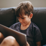 Abril, infancia y datos personales: proteger también es acompañar