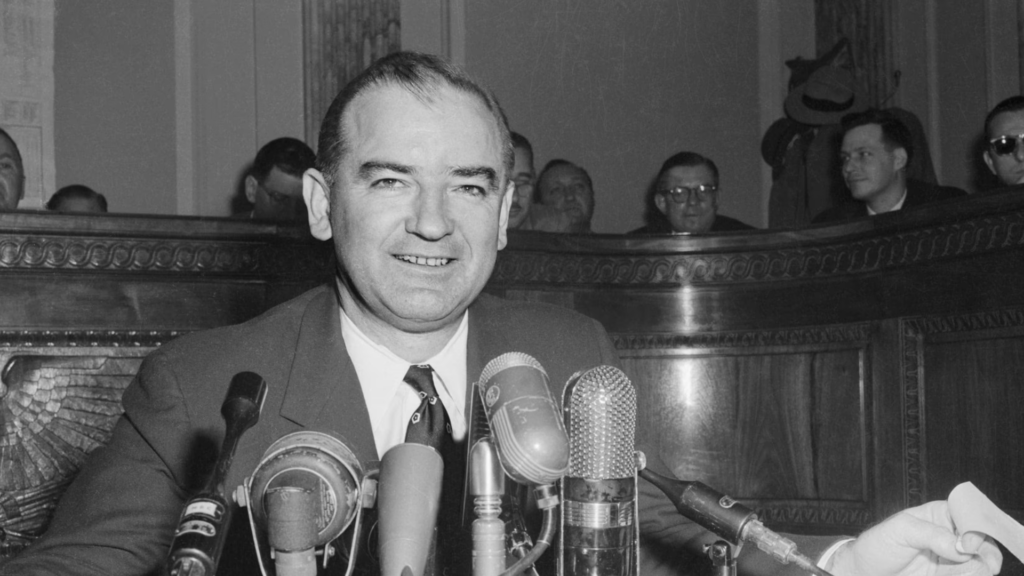 Joseph McCarthy reencarna a través de la derecha mediática mexicana