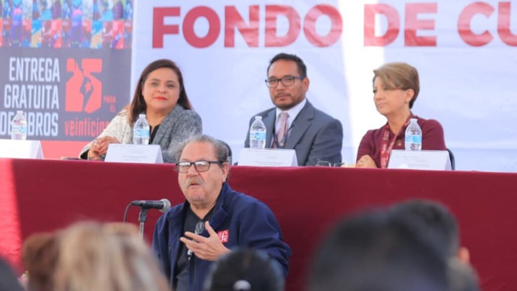 Gobierno de Ecatepec y FCE entregan más de 12 mil libros en escuelas del municipio