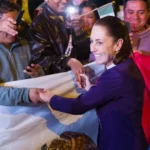 Sheinbaum viaja a la Cumbre en Defensa de la Democracia en Barcelona