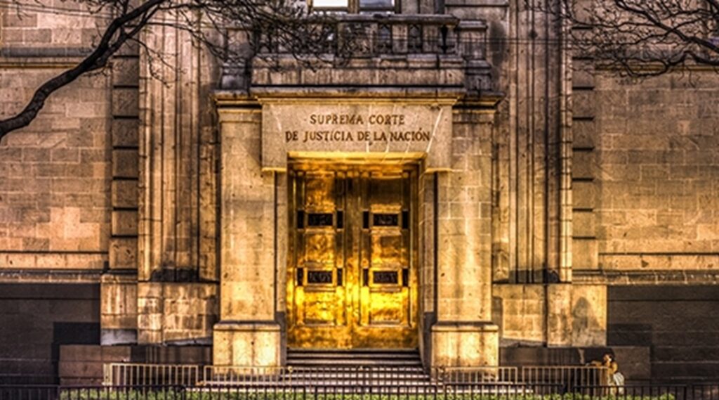 Líderes globales se reúnen en la SCJN para dialogar sobre democracia y pluralismo jurídico