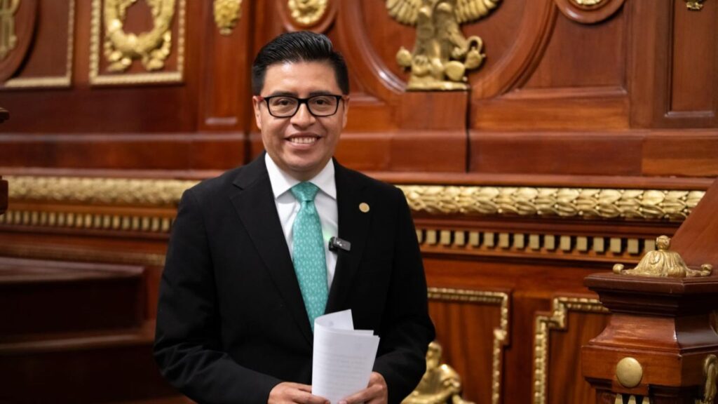 Impulsa Alberto Vanegas iniciativa para garantizar atención integral y detección oportuna del cáncer de ovario