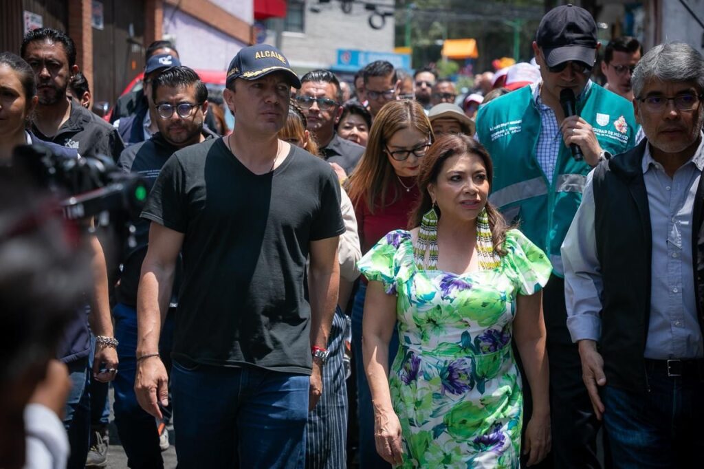 El alcalde Carlos Orvañanos mantiene recorridos para atender la emergencia en Cuajimalpa