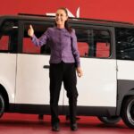Presidenta Sheinbaum presenta "Olinia 1", el primer vehículo eléctrico mexicano