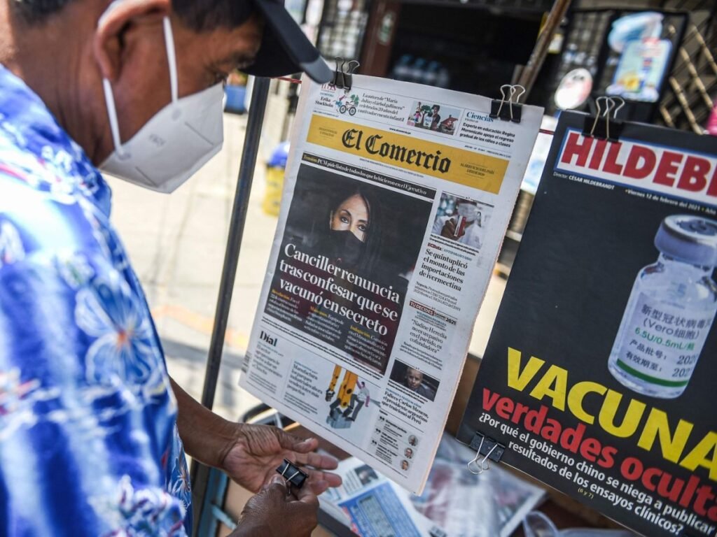 Los medios pagan con desconfianza su activismo político