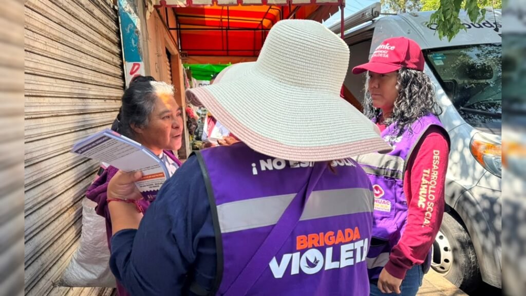 Llevan Brigada Violeta y asesoría gratuita a mujeres de La Conchita Zapotitlán, Tláhuac