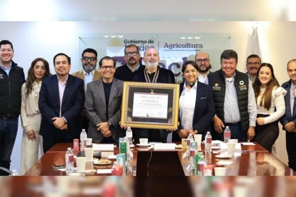 Capacitan a sector lechero para prevenir enfermedades bovinas