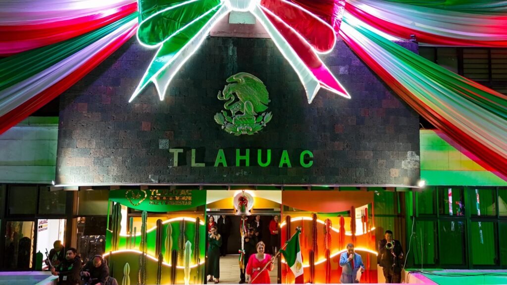 Más de 6 mil personas se unen a la celebración del Grito de Independencia en Tláhuac