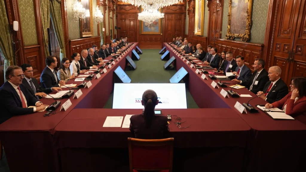 Sheinbaum se reunirá con empresarios de EU donde estará presente el embajador Ronald Johnson